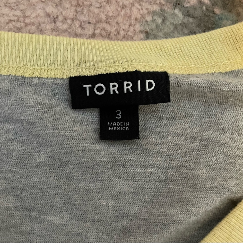 TORRID Grey and white ringer tee with yellow rims #ringertee - Picture 4 of 5